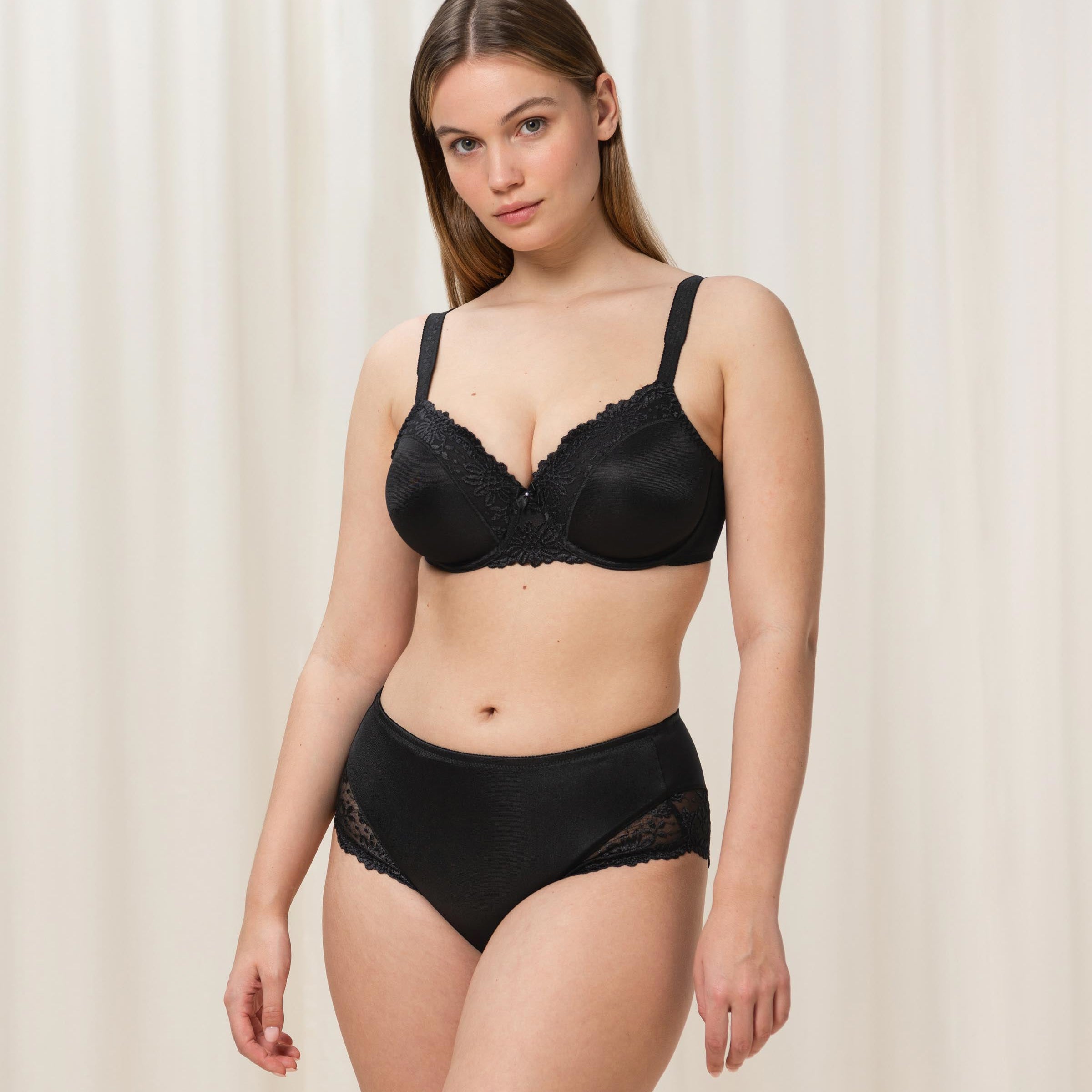 Triumph - Ladyform Soft - Underwire Minimizer Bra