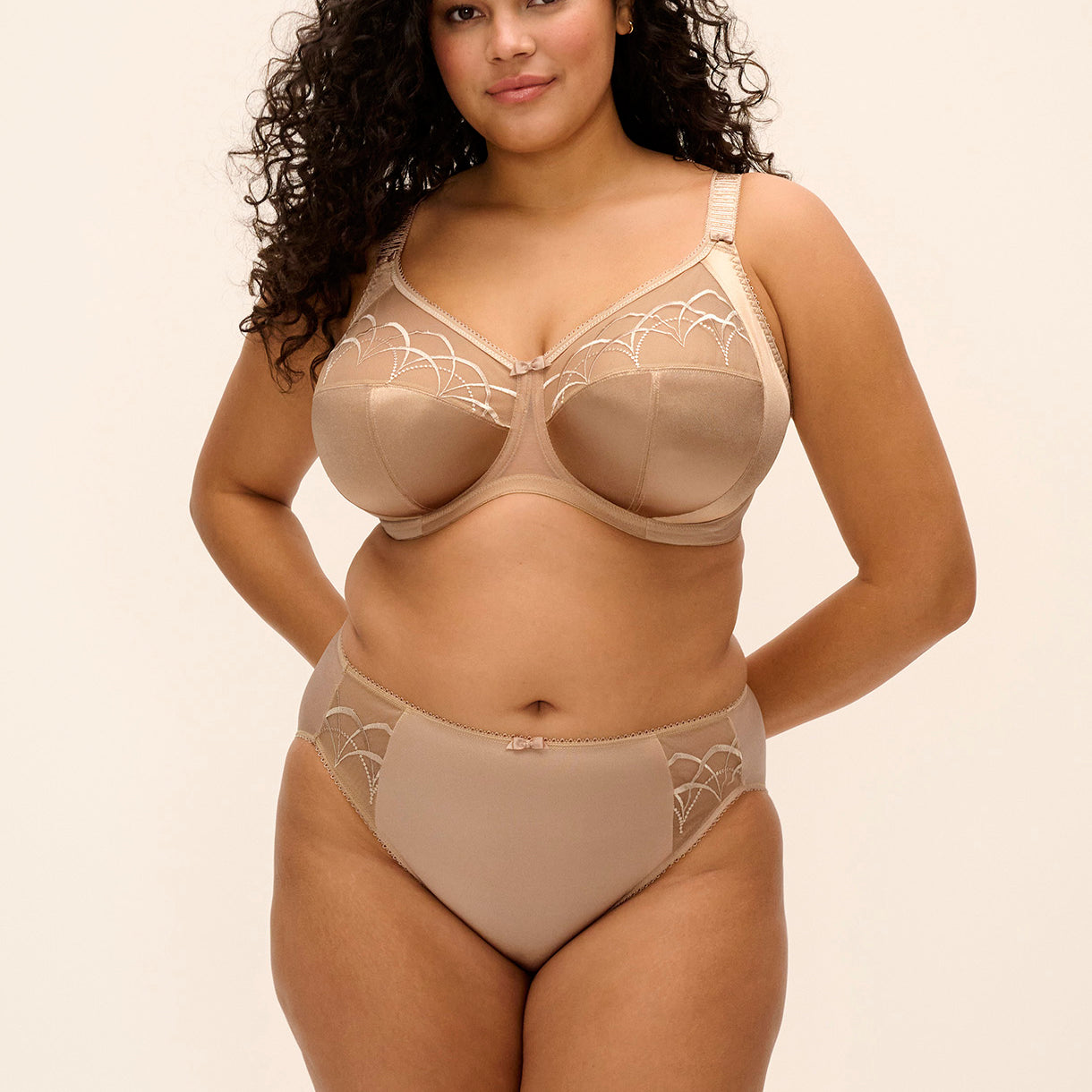 elomi - Cate- Brief